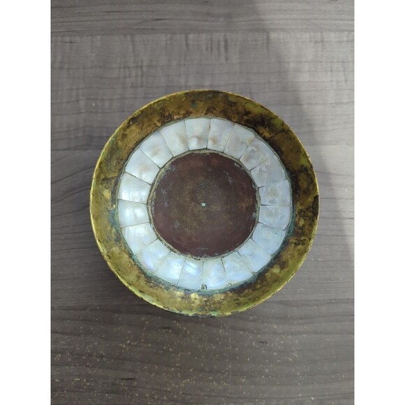 Beautiful Vintage Brass & Mother of Pearl Shell Inlay Jewelry Bowl Pedestal MCM - Picture 2 of 5
